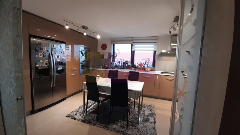 Apartament 5 camere LUX 230mp Popesti-Leordeni